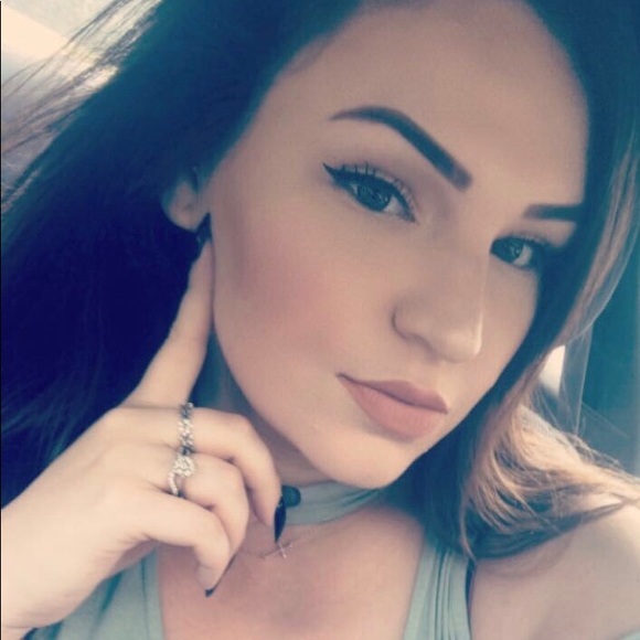 Meet your Posher, Alex - Picture 1 of 1